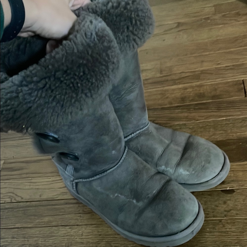 Ugg Gray Bailey Button Triplet 3 Button Tall Shearling Boots size 9 women